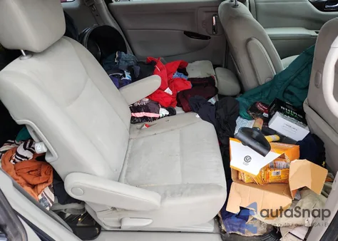 2011 Nissan Quest S z USA, uszkodzony, nr VIN JN8AE2KP3B9004929